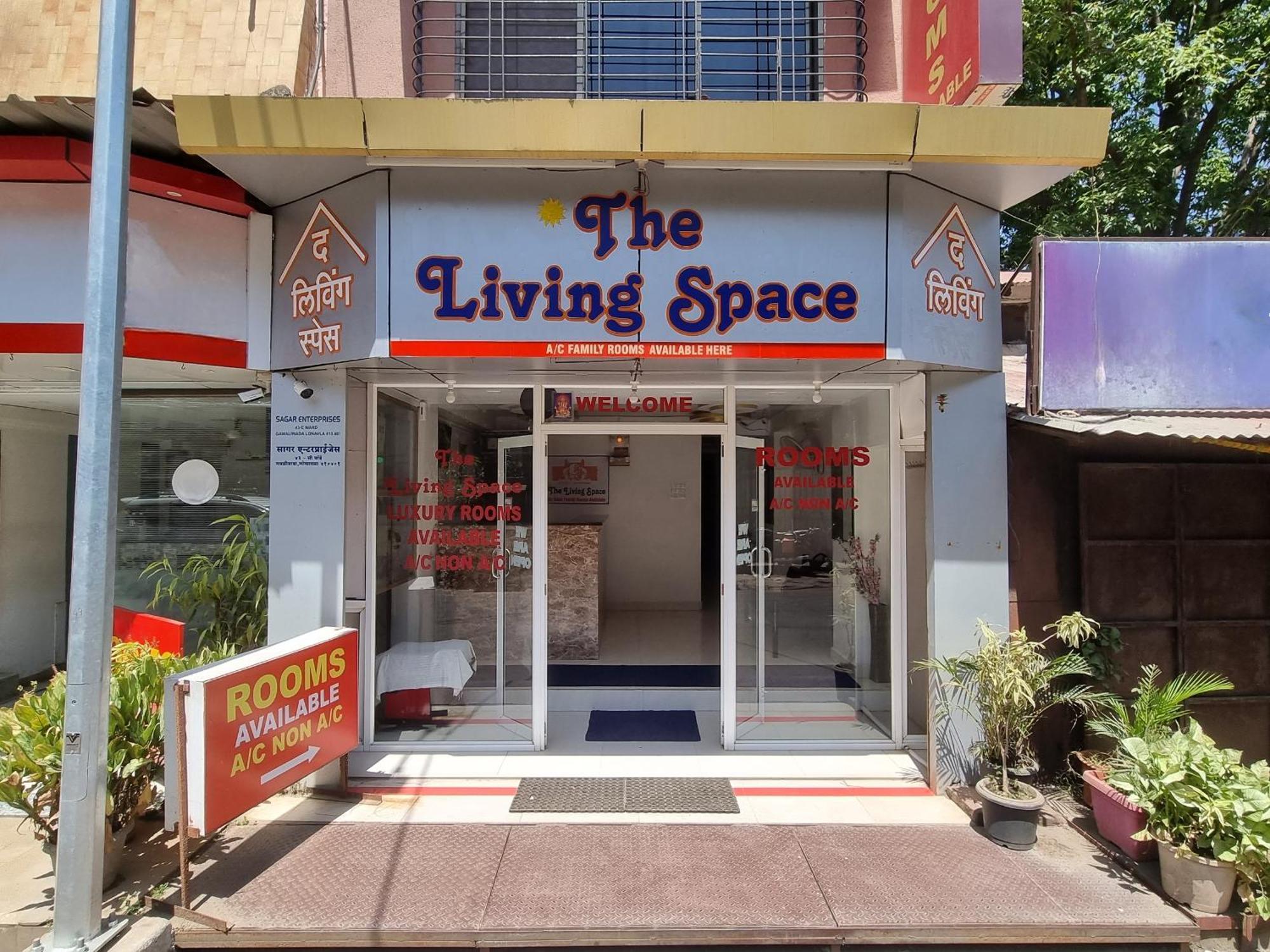 The Living Space 로나발라 외부 사진