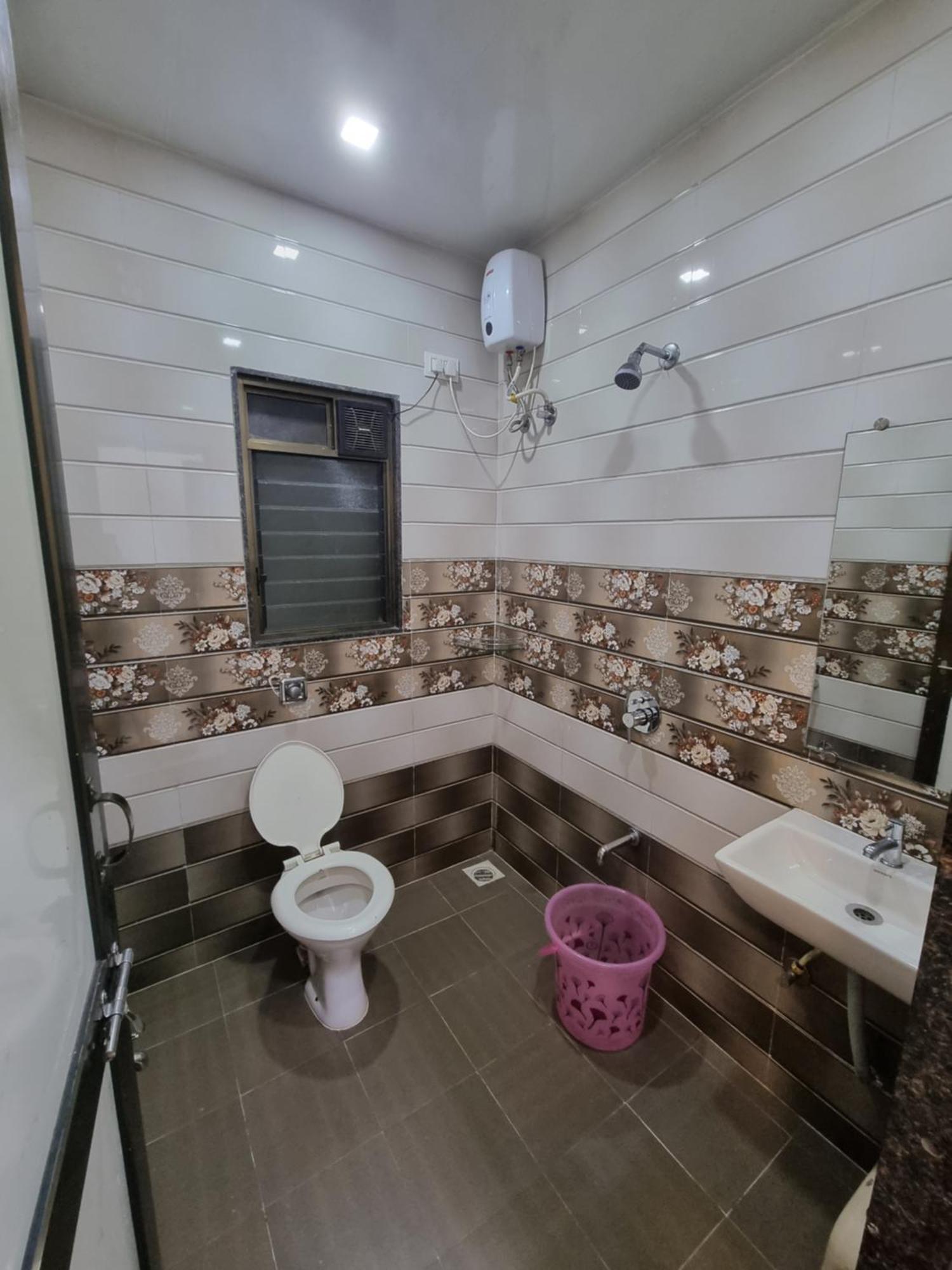 The Living Space 로나발라 외부 사진
