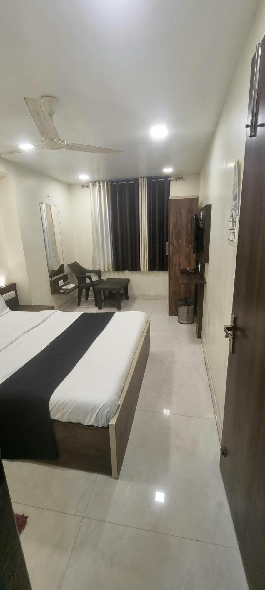 The Living Space 로나발라 외부 사진
